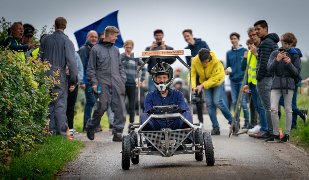 Zeepkistenrace, één van de activiteiten van STO Rijk van Nijmegen. foto: Erik van ’t Hullenaar